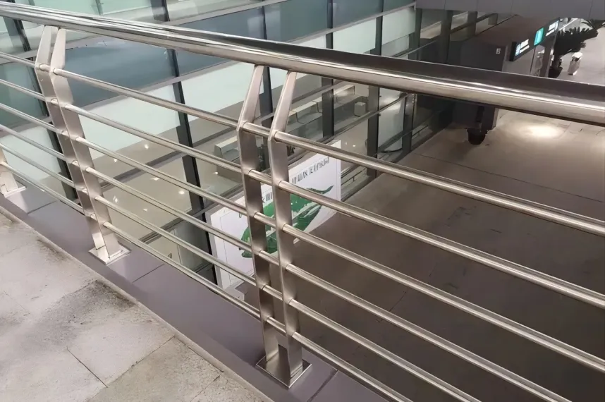 What is the difference between SS and MS railing? 2 Applications for Stainless Steel Tubes