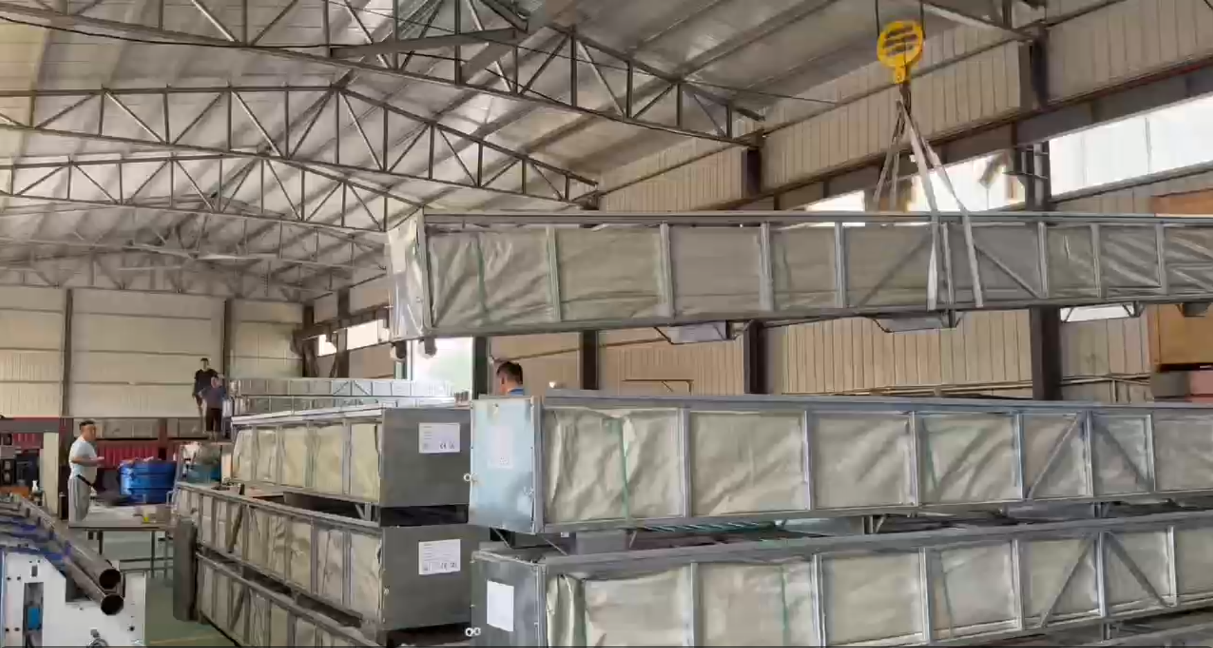 Shipping stainless steel tubes to a customer in Dubai.
